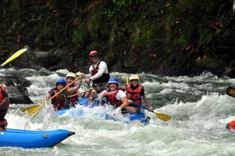 White Water rafting Serendipity in Pacuare River