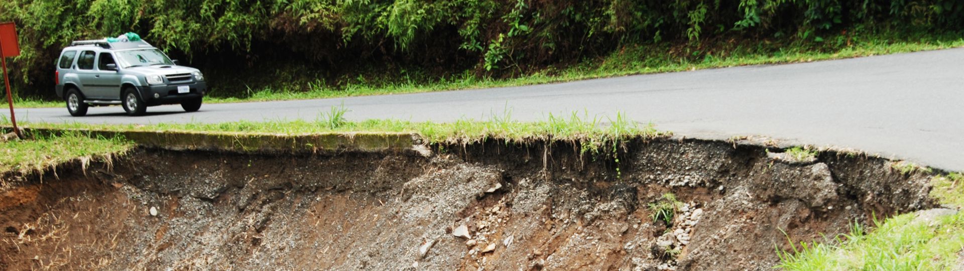 road erosion on Costa Rica highway