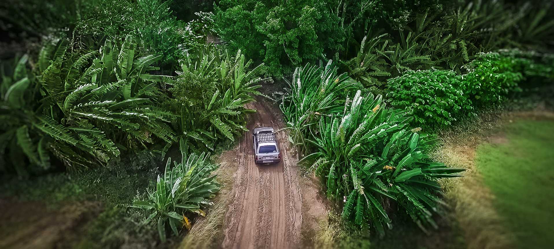 Serendipity Costa Rica 4x4 enters beach on little known track